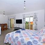 Sea View Luxury Apartments, Ala Da