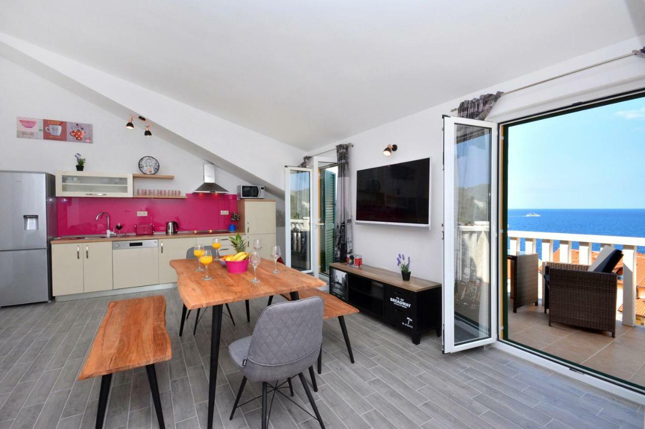 Appartamento Sea View Luxury Apartments, Ala Da *